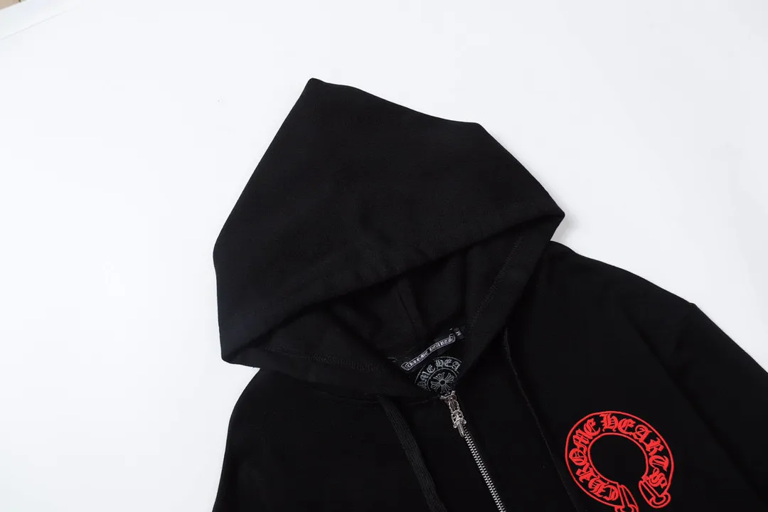 Q6—P230 -Chrome Hearts/Chrome Hearts printed zipper sweatshirt cardigan jacket -420 grams of high-density, high-quality wool, soft, delicate and skin-friendly, soft and silky to the touch, warm and skin-friendly -The hardware and zipper accessories are all customized and full of details -Colour: black -Size: S M L XL